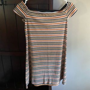 Off the shoulders sun dress